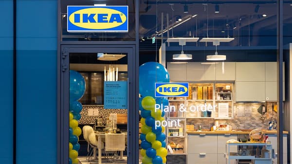 Immagine della facciata del negozio di IKEA Milano CityLife plan and order point.