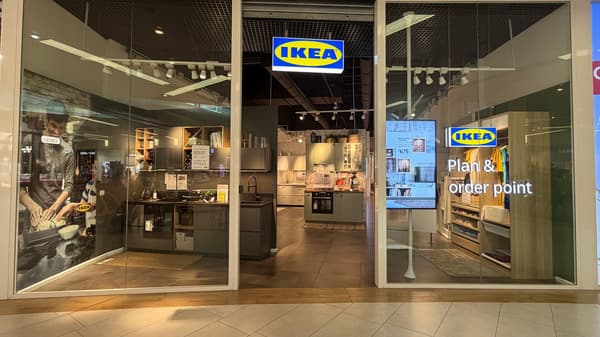 Immagine della facciata del negozio di IKEA Treviso Silea plan and order point.