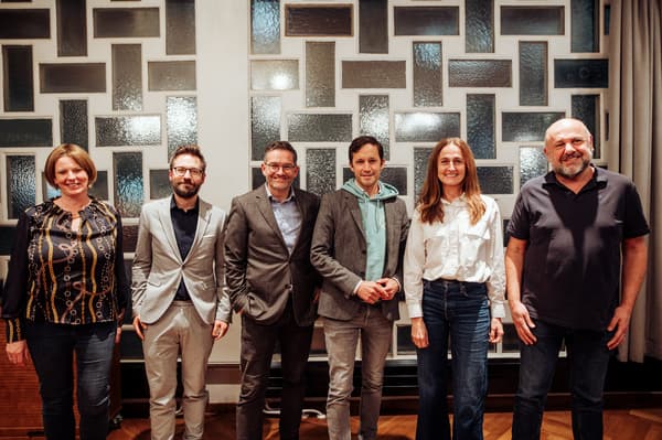 Impulsgeber:innen beim Round Table (v.l.):
Ulrike Volk (Abteilung Kreislaufwirtschaft MA48), Gerald Kühberger (Pressesprecher Handelsverband), Gebhard Ottacher (Managing Director Climate Lab), Klaus Schwertner (Direktor der Caritas der Erzdiözese Wien),  Sylvia Dellantonio (Geschäftsführerin willhaben), Florian Thalheimer (Country Sustainability Manager IKEA Österreich)