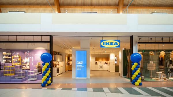 Ingresso dell'IKEA Cuneo plan and order point.