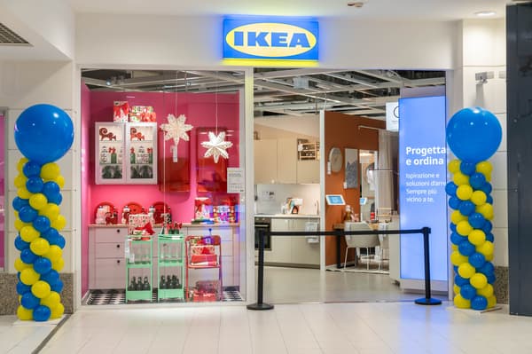 Ingresso dell'IKEA Lecco plan and order point.