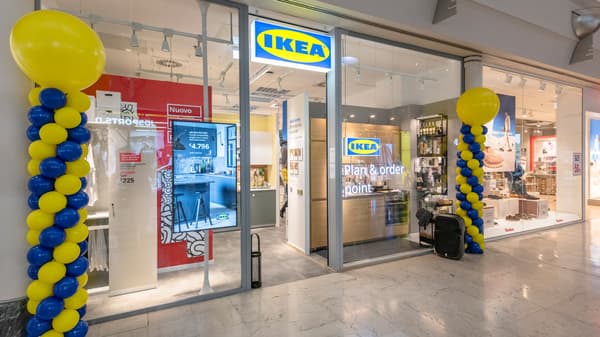 Ingresso dell'IKEA Modena plan and order point.