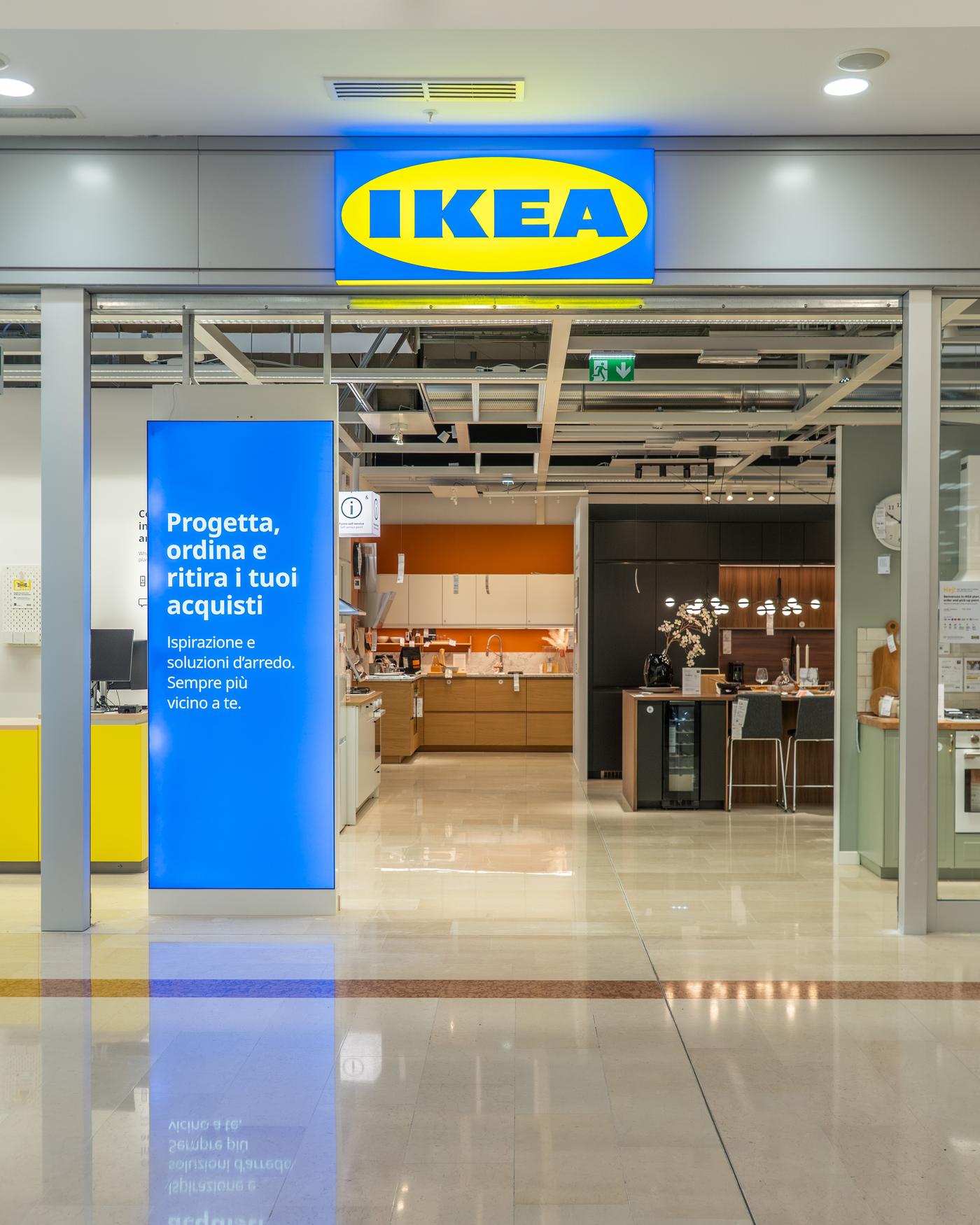 Ingresso dell'IKEA Novara plan, order and pick-up point
