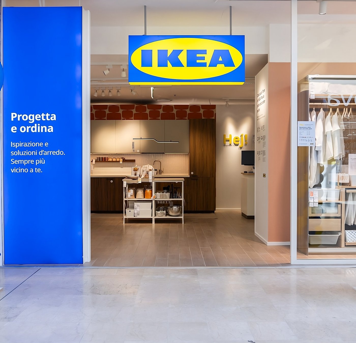Ingresso dell'IKEA Pavia plan and order point.