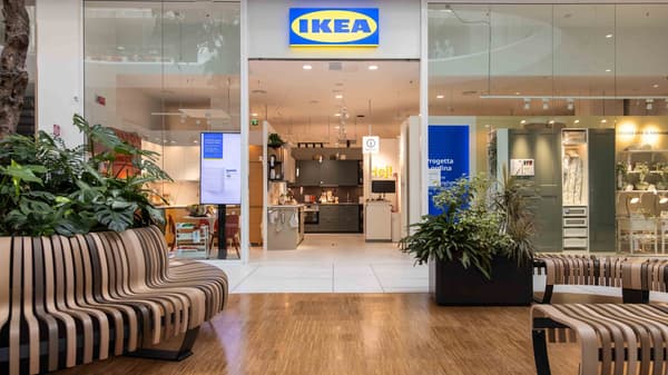 Ingresso dell'IKEA plan and order point di Torre Annunziata.