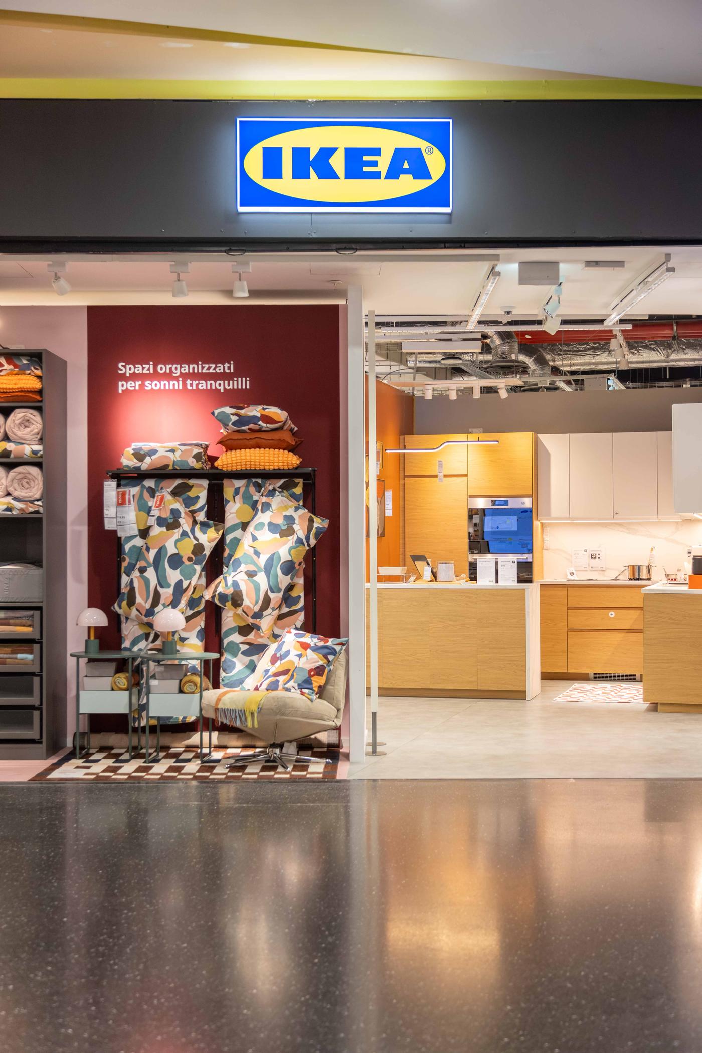 Ingresso dell'IKEA Reggio Emilia plan and order point