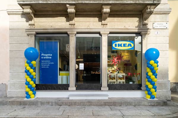 Ingresso dell'IKEA Varese plan and order point 