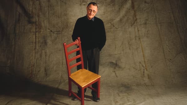 Ingvar Kamprad s ikonickou židlí KAUSTBY.