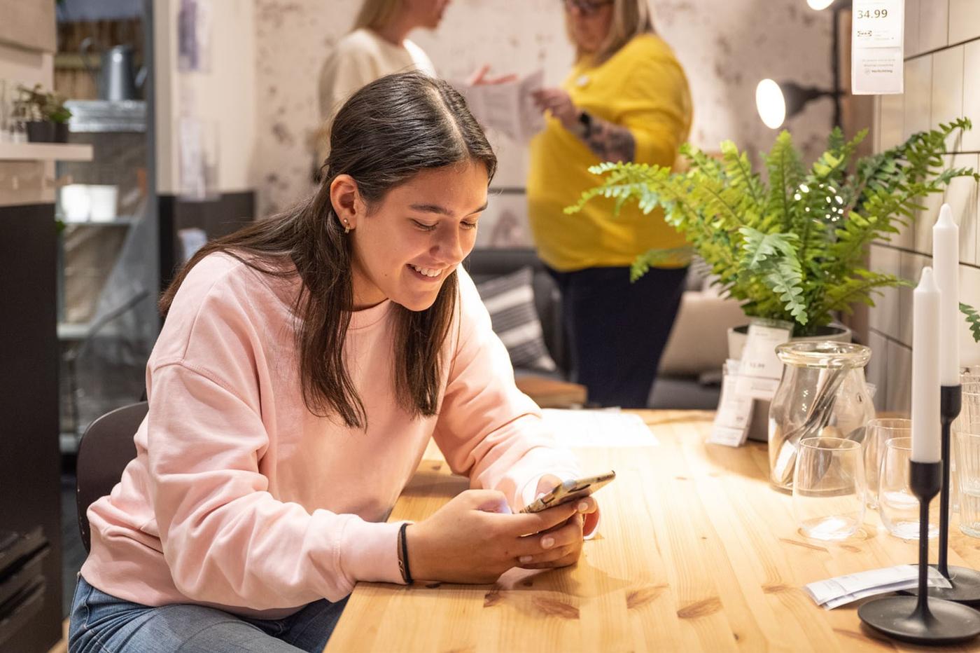 Instagram logo på grå baggrund