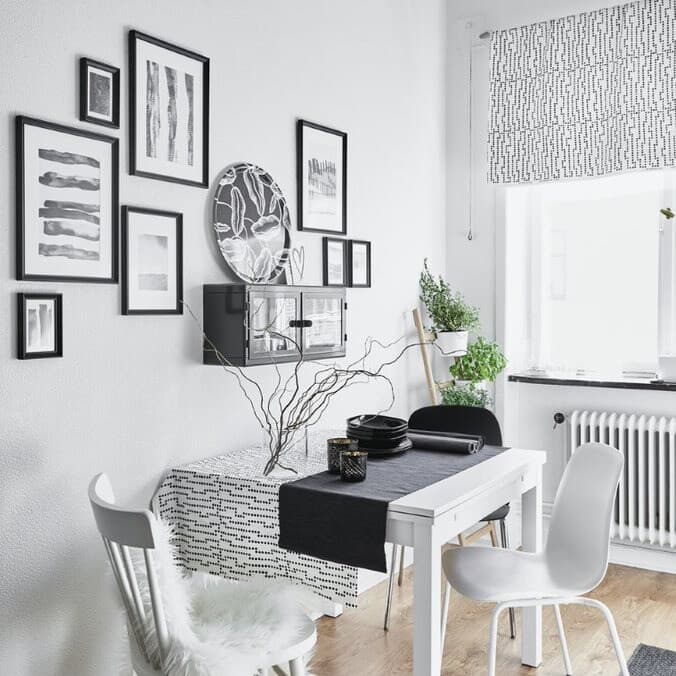 interer kukhni s kollazhom na stene 1 561e0d68f35853abd9622f1e857940a0