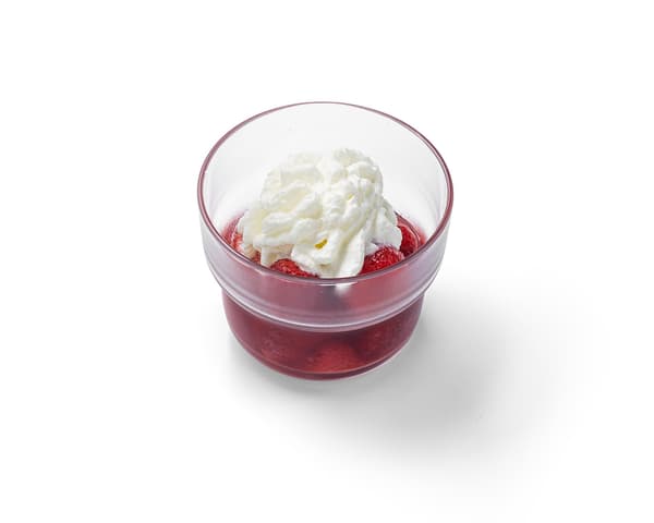 Jahody se šlehačkou ve sklenici OLIVTRAST