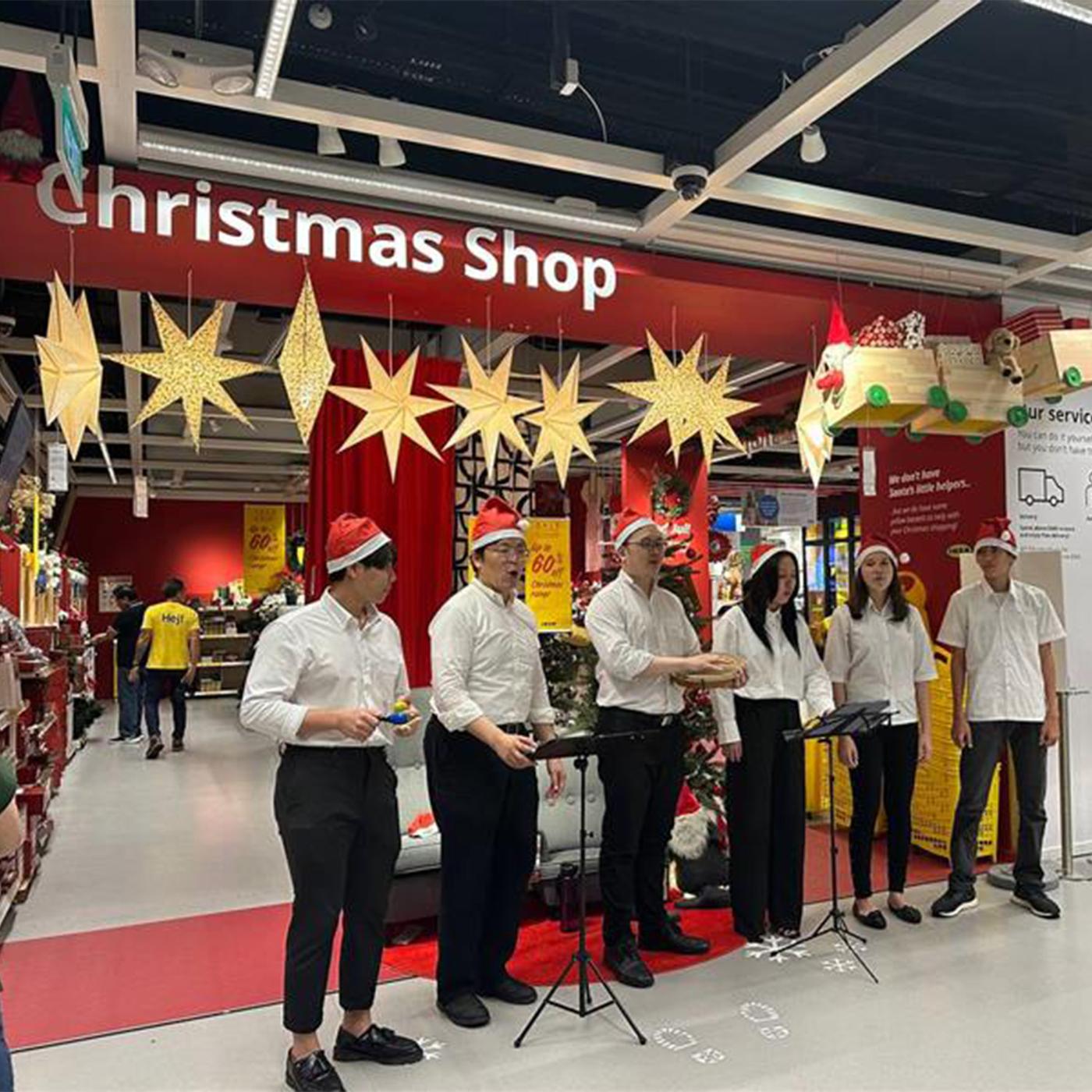 Jolly to the world performance