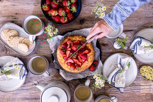 Käsekuchen mit Haferkeksboden.