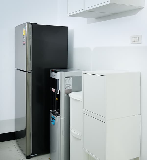 Keep the mini pantry area tidy with EKET cabinets to store cups and other necessities.