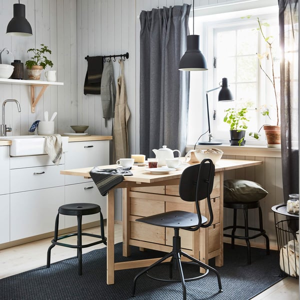 Kerusi dan meja makan NORDVIKEN