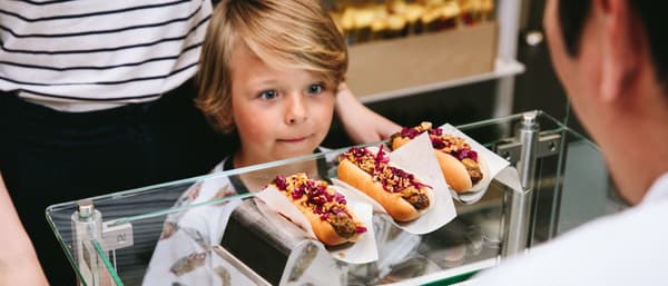 kid selecting meal