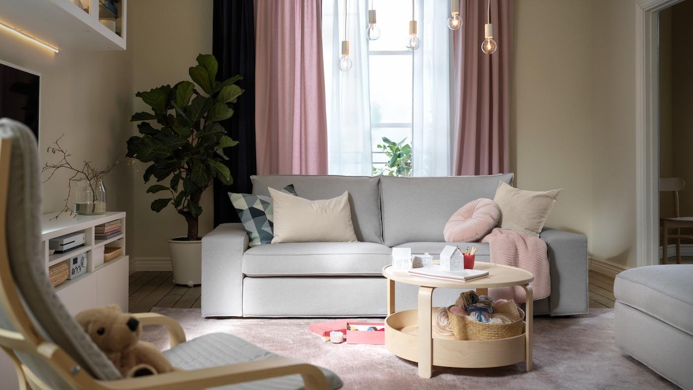 kids and grandma living together 