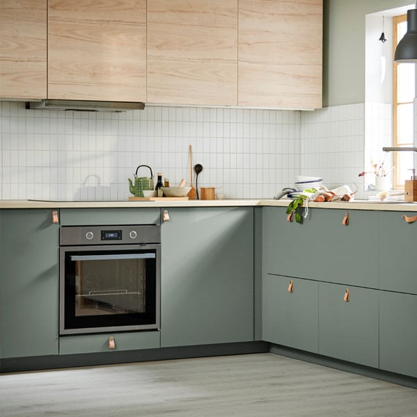 Kierrätetyistä PET-pulloista valmistetut BODARB-keittiökaapinovet.