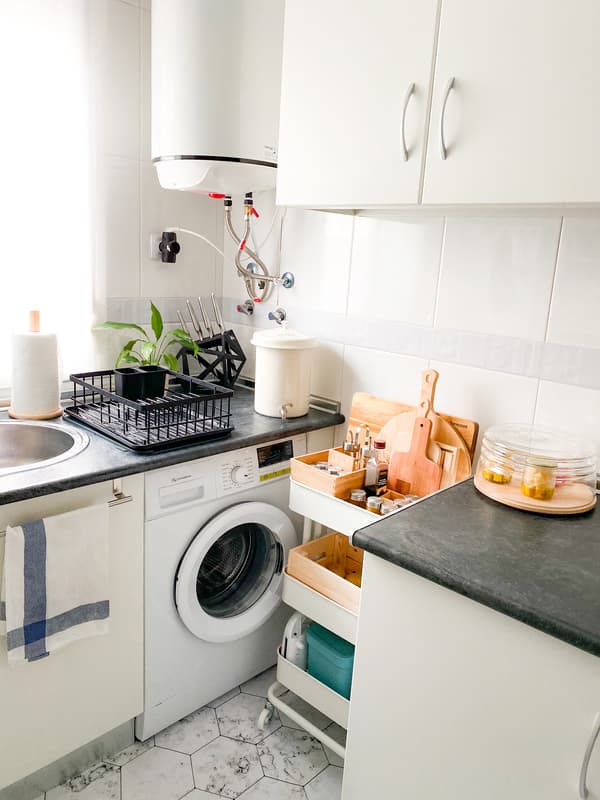 Kitchen trolley to make use of the gap next to the washing machine