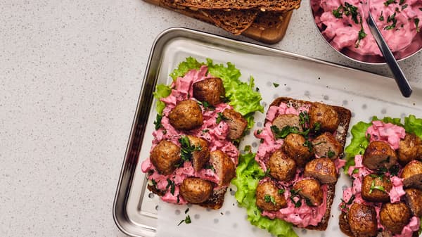 Klassieke Zweedse gehaktballen sandwich