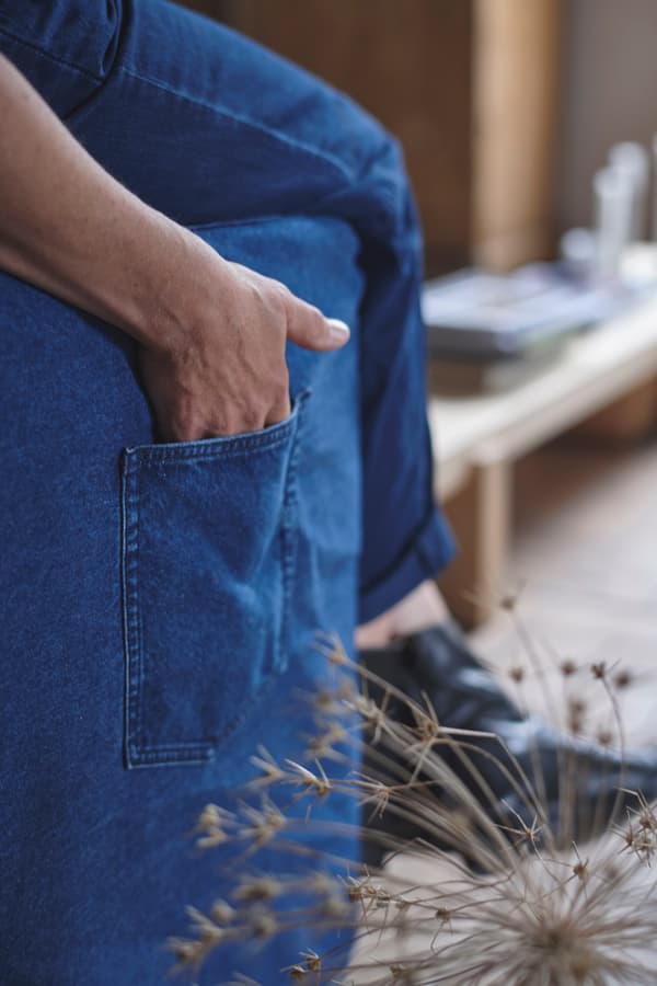 KLIPPAN bank met een hoes van gerecyclede spijkerbroeken