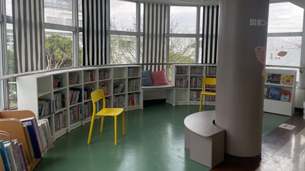 図書コーナー。