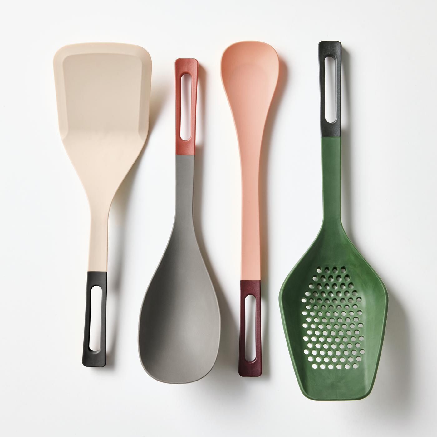 KNORRHANE spatulas and a spoon for cooking.