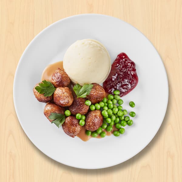 Kødboller 8 stk. serveret med kartoffelmos, flødesauce og tyttebærsyltetøj – en svensk klassiker!