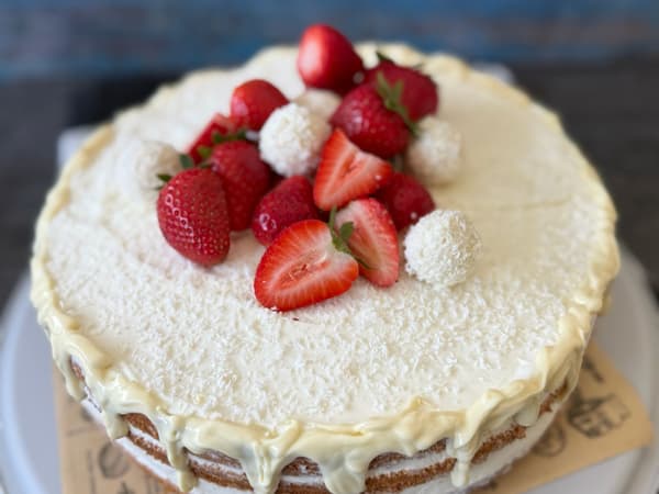 Kokos-Erdbeertorte