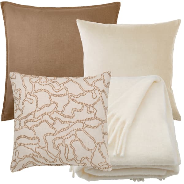 Kollagebild med en mörkbeige, en ljusbeige och en ljusbeige kudde med mörkbeige mönster på tillsammans med en offwhite pläd. 
