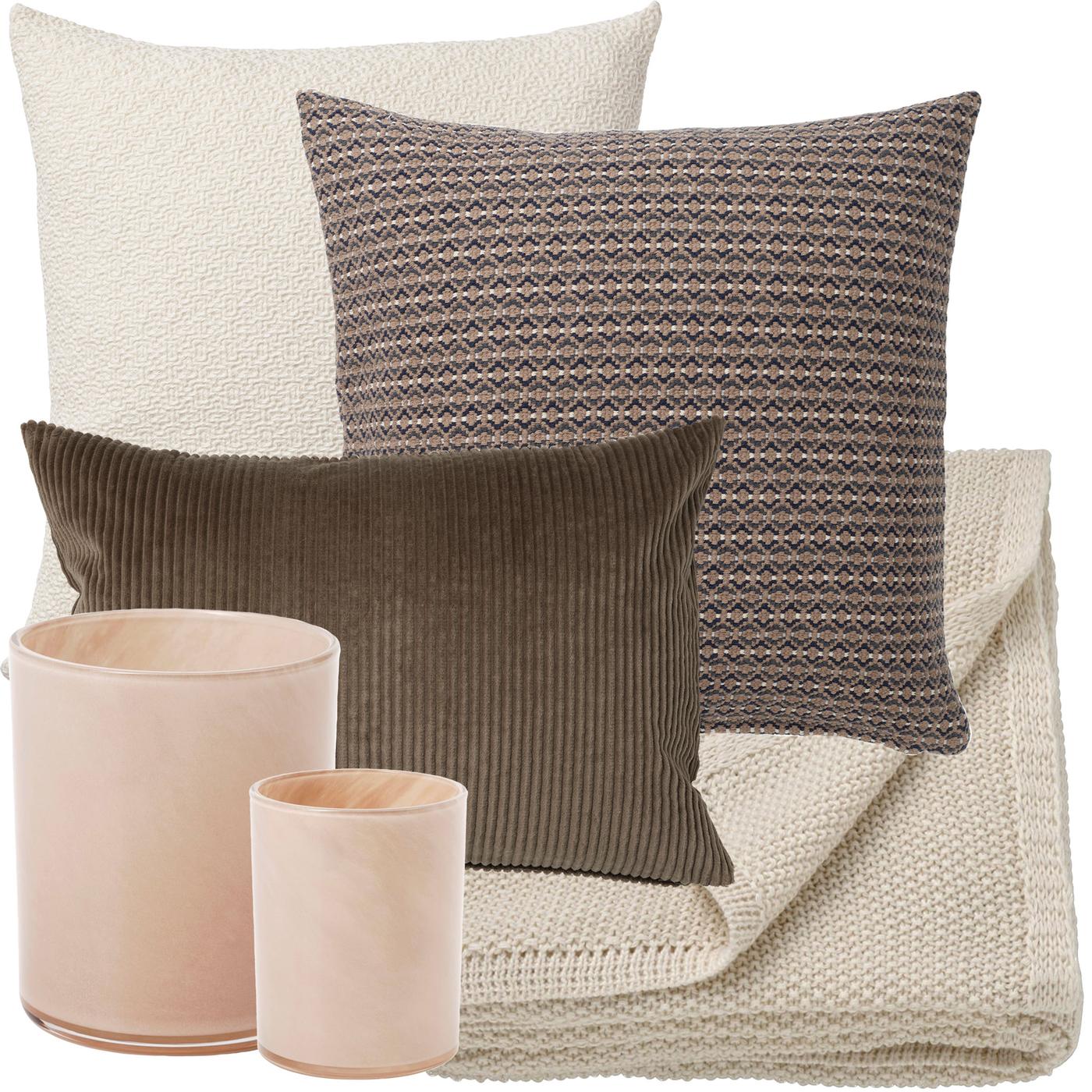 Kollagebild med tre kuddar i brun och ljusbeige färgskala, en ljusbeige filt och två beige ljuslyktor i glas. 