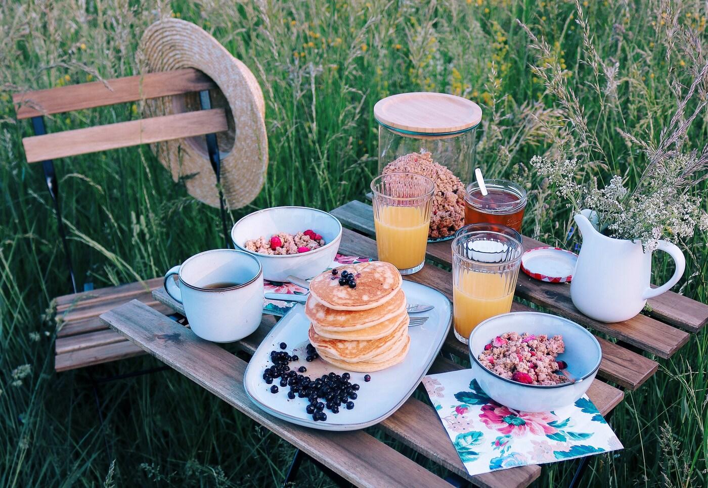 Kreiere dein perfektes Sommer- Frühstück in der Natur