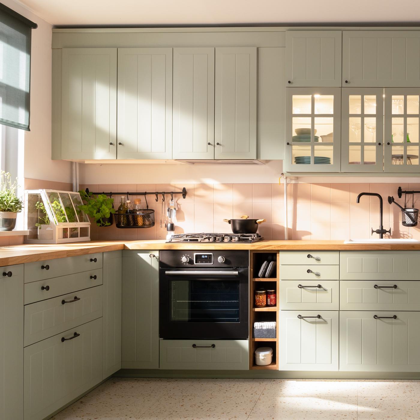 Kuchnia METOD z zielonymi frontami STENSUND.