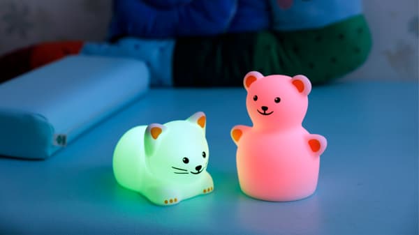 クマやネコのLEDナイトライト。