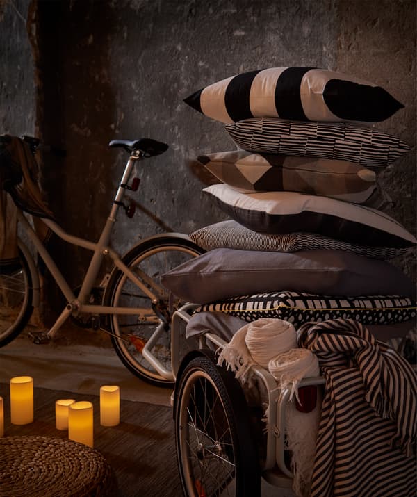 La remorque pour vélo SLADDA est un moyen pratique de transporter des objets, et parfois toute une fête.