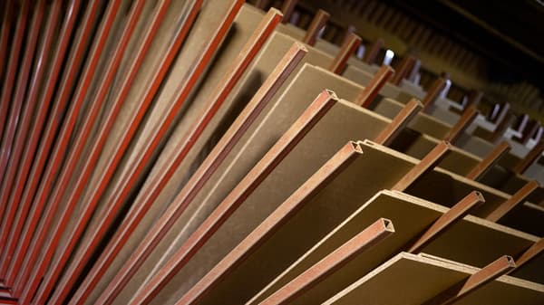 laminated or veneered wooden boards