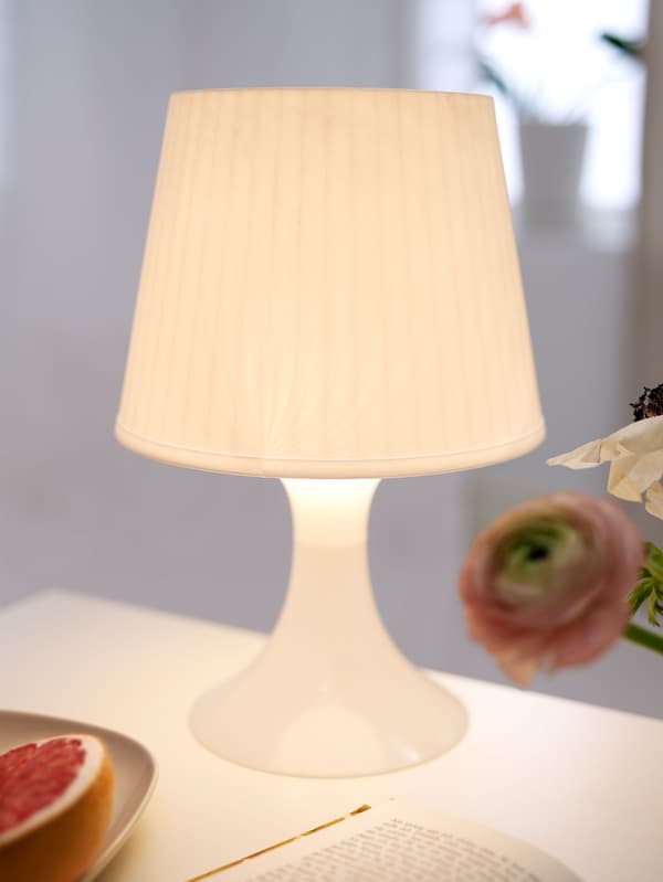 LAMPAN lamp table.