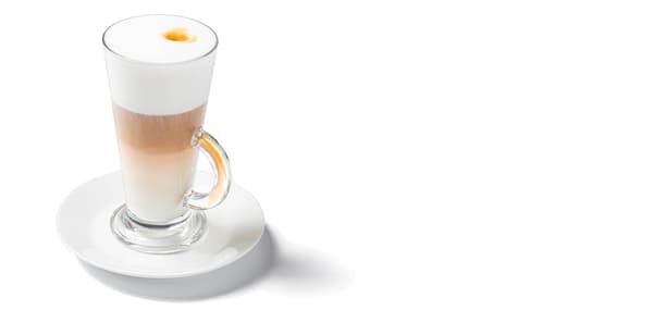 Latte Macchiato ve vysoké sklenici s ouškem