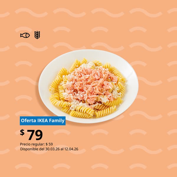 Lax pasta, pasta fusilli bañada en salsa de queso acompañado con salmón y queso parmesano.