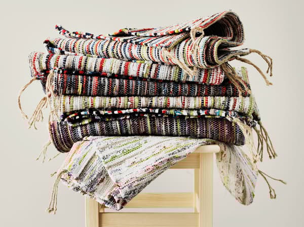  Leftover fabric from our bed linen production becomes beautiful multicoloured IKEA TÅNUM rugs. Creating from what we already have is a hot topic when we design new products and helps us be more sustainable.
