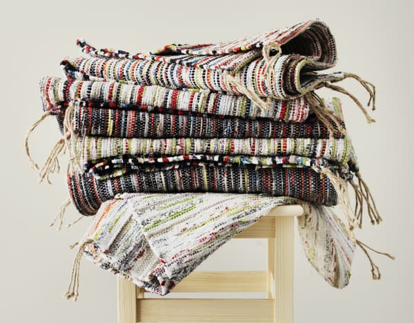  Leftover fabric from our bed linen production becomes beautiful multicoloured IKEA TÅNUM rugs. Creating from what we already have is a hot topic when we design new products and helps us be more sustainable.