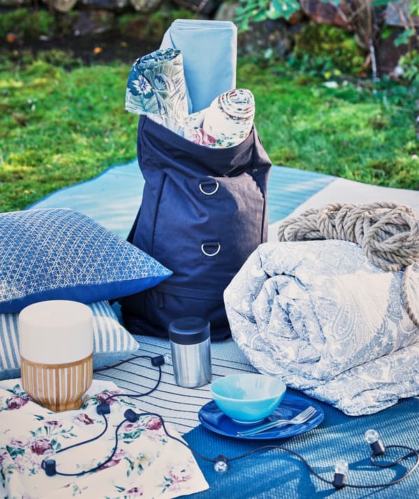 Letní piknik, přikrývky, lampa na baterie  MULLBACKA 