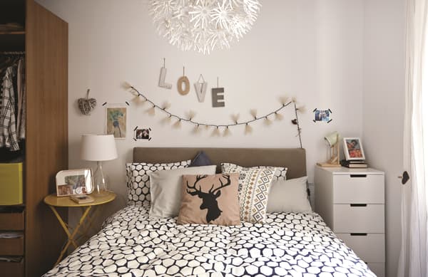 Libertad and Rober’s bedroom is compact yet clever.