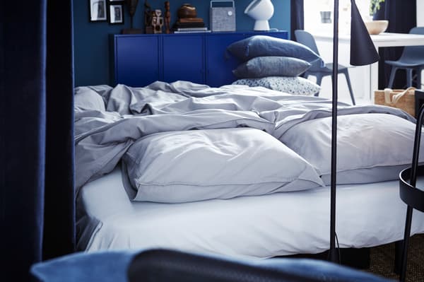 Limpar colchón en cama dobre