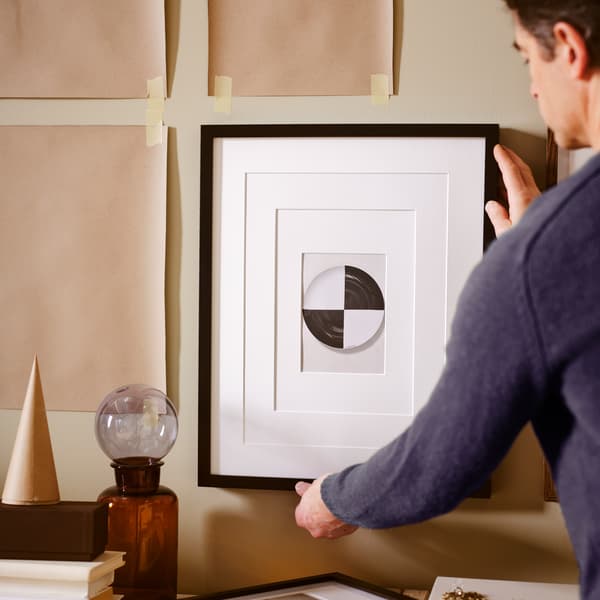 Link to: How to hang pictures like a pro