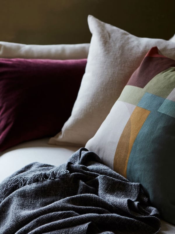 Link to the cushions category page