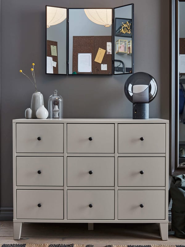 Link to the dressers and chests category page 