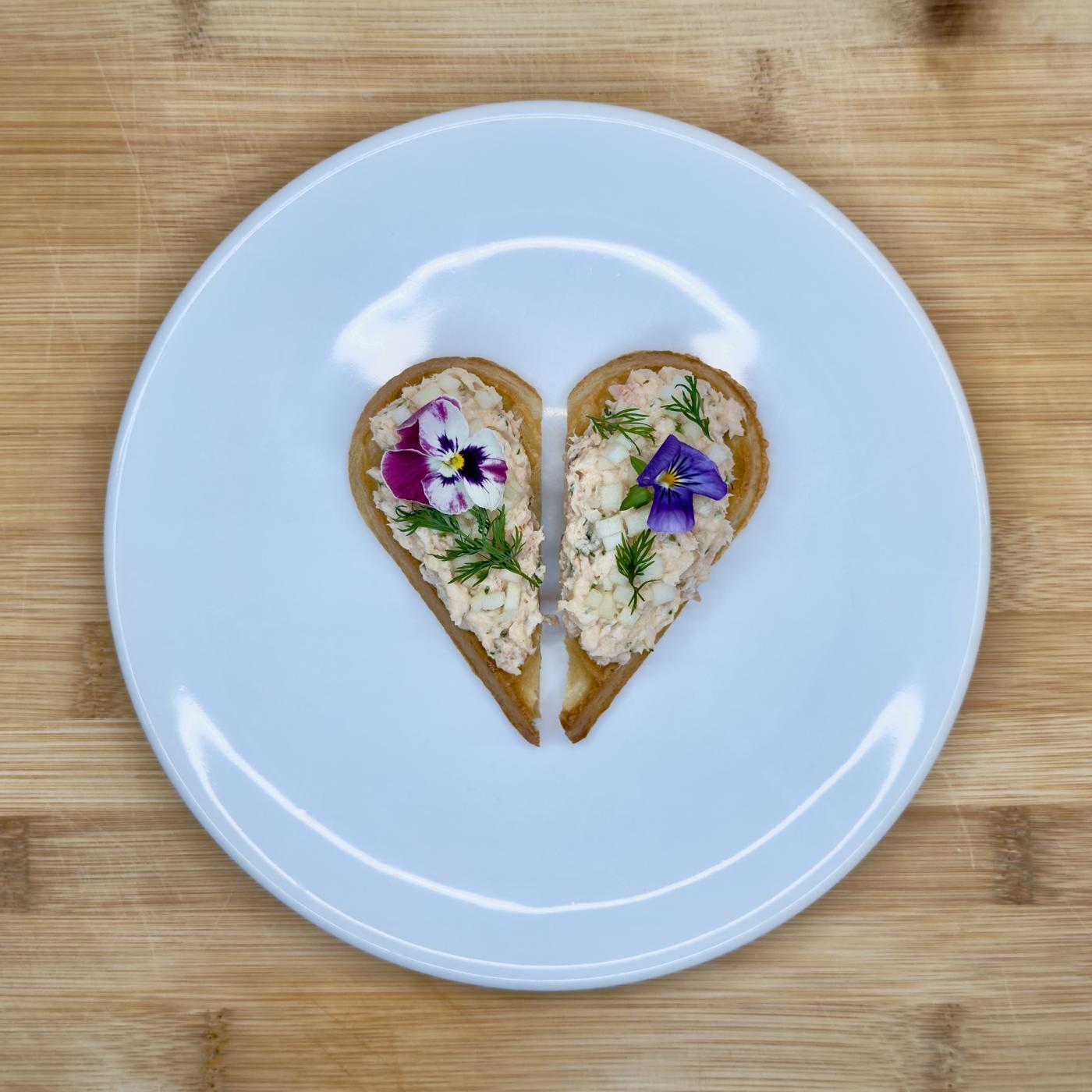 Lohirillette-annos valkoisella lautasella.