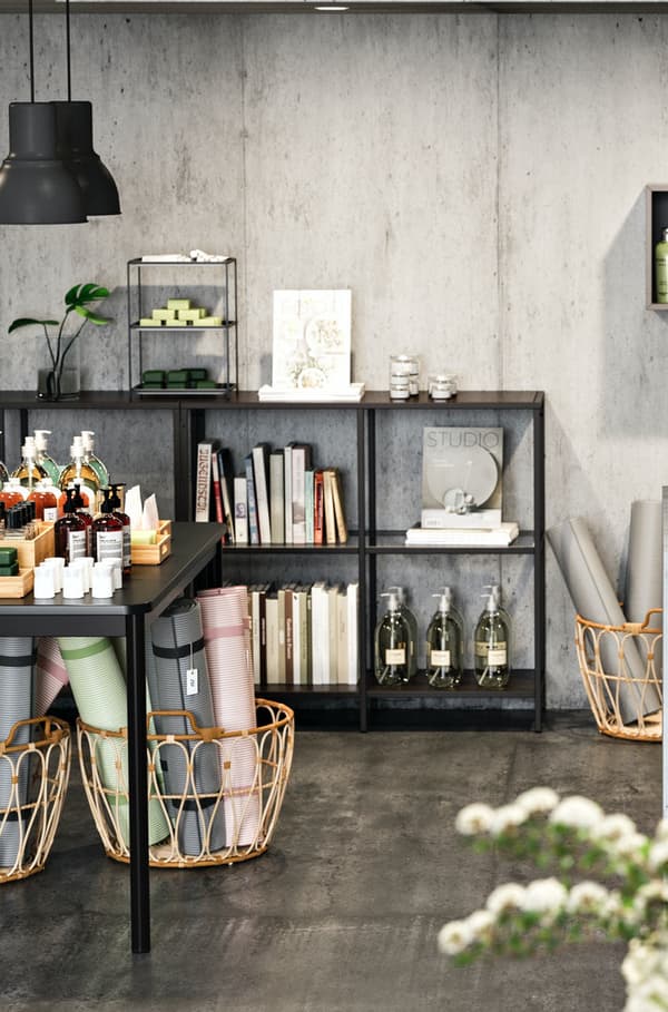 Magasin avec plan de travail, suspension, grille murale, applique et plateau de service