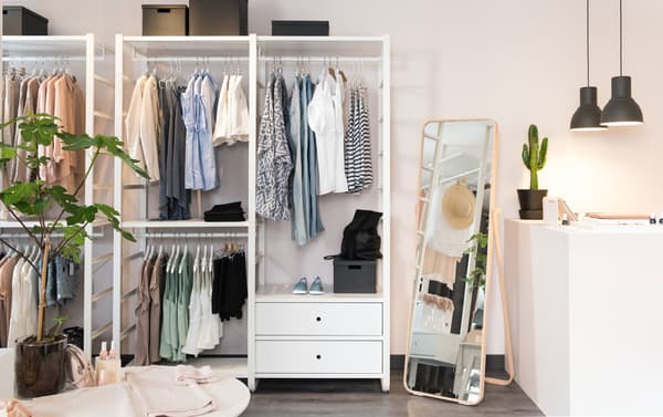 Magasin avec système de rangement